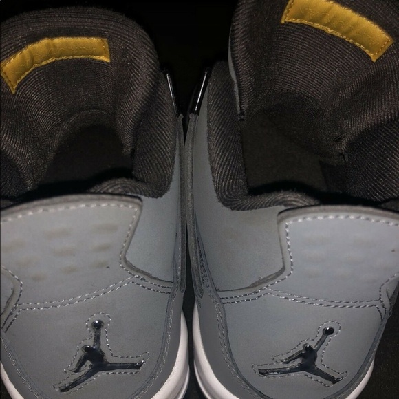 Retro Jordan 4 - Picture 2 of 2